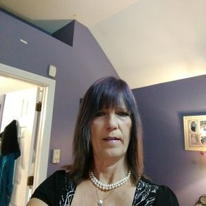 Meet your Posher, Debbora